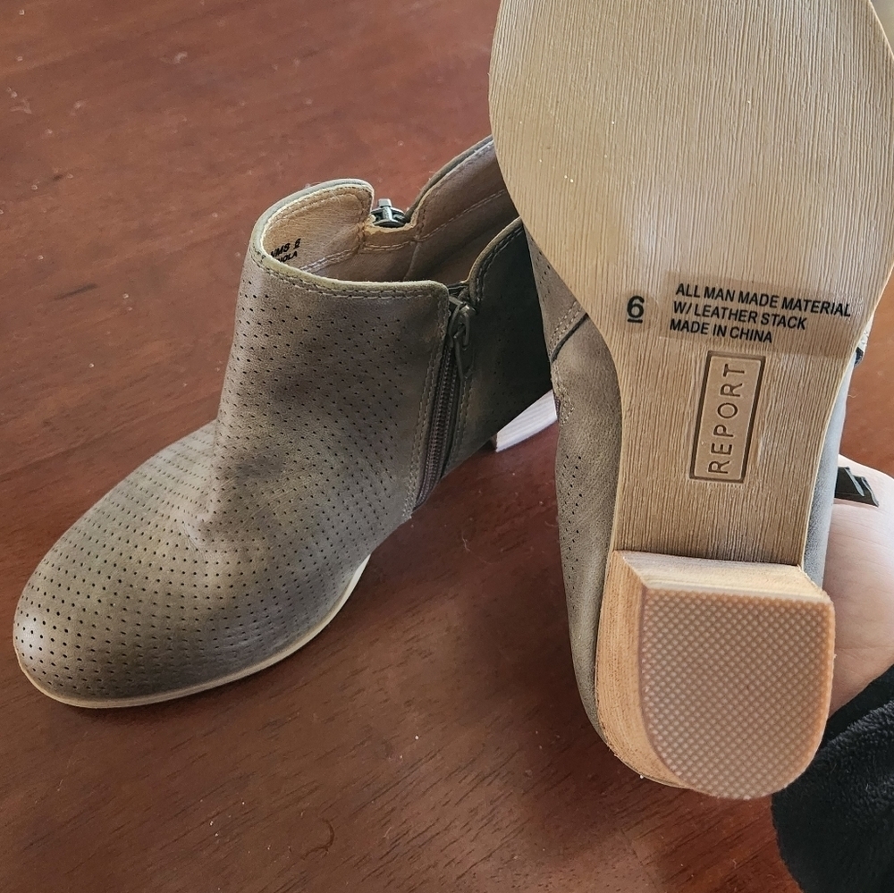 Report Heeled Booties - Picture 2 of 5